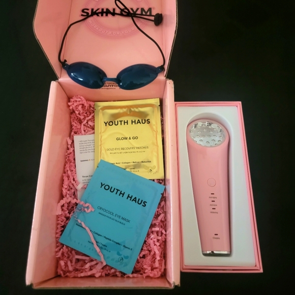 3 LED Light Wand: Red, Blue, and Green - Picture 1 of 9